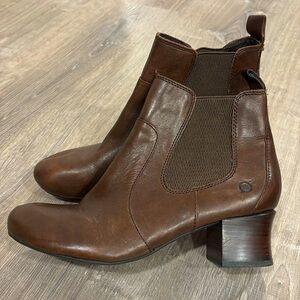 Born Shoes Zena Chelsea Gored Boots in Brown Leather